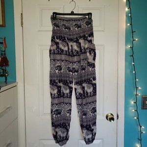 5/$30 NWT Nomad Pants
